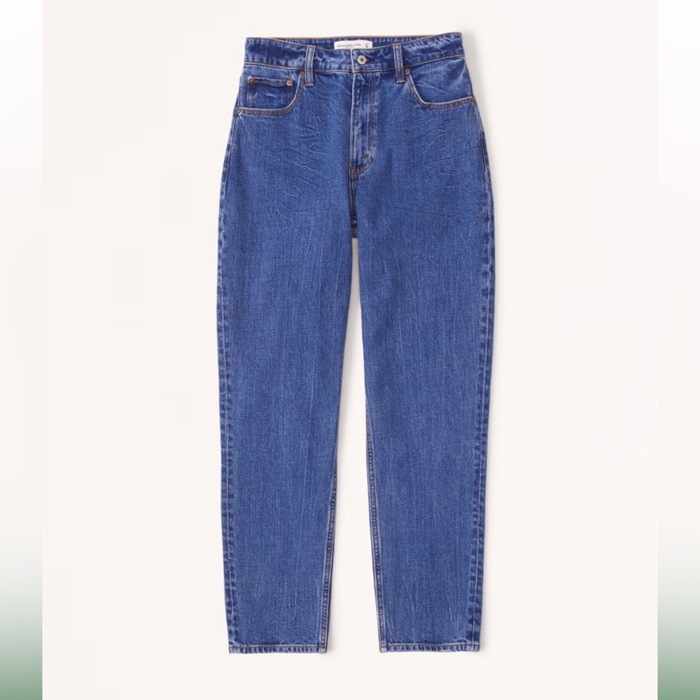 NWOT Curve Love High Rise Mom Jean in 31S